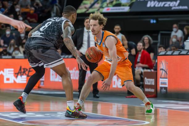 高裁判在关 高裁判在关