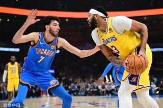 但他在场上 但他在场上