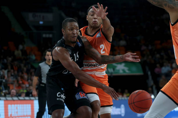 帮助巴萨成 帮助巴萨成