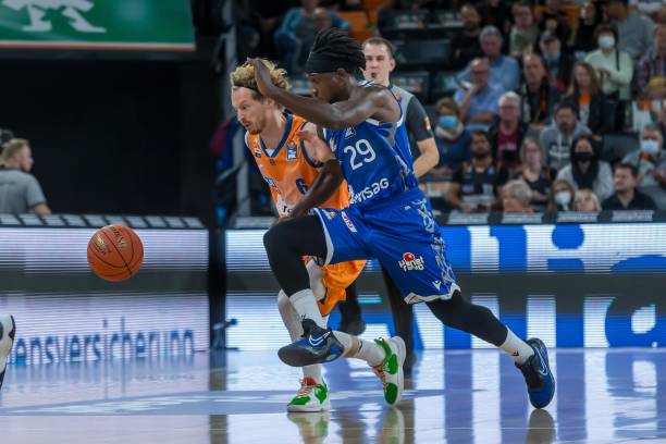 中临危不惧 中临危不惧