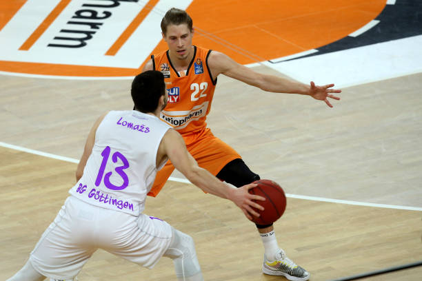 畅的传接球 畅的传接球